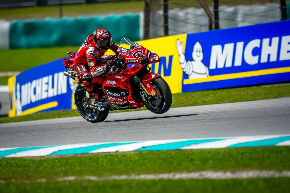Michelin confirma el motivo del abandono de Bagnaia luego del GP de Malasia