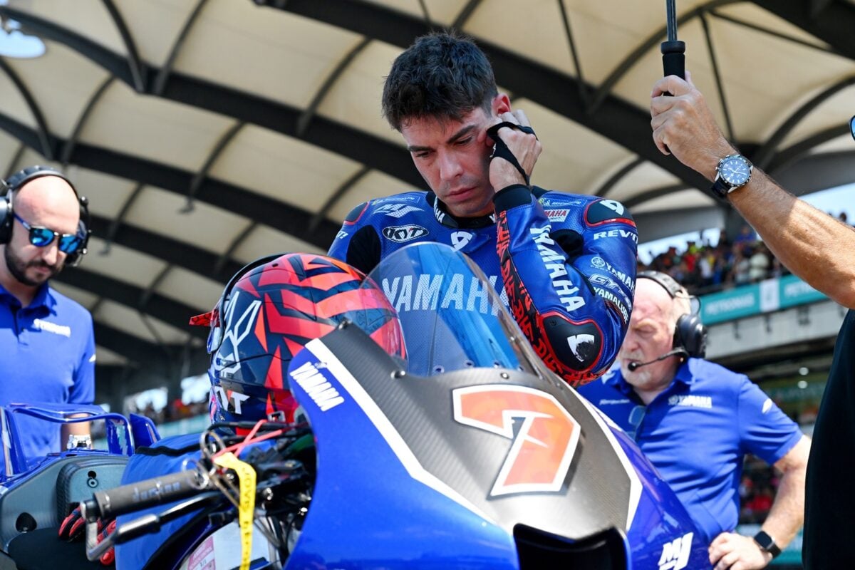 Fernández cita dificultades del motor V4 de Yamaha en Malasia: “Necesita algo más”