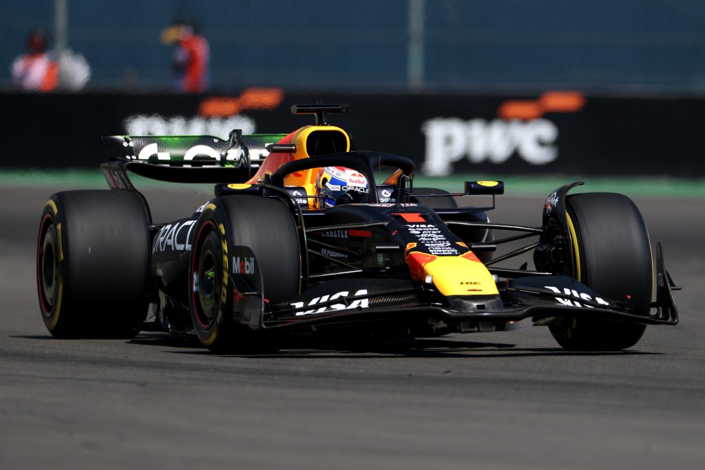 Red Bull destaca introducción de nuevo suelo en México: “Impulsó la mejora de Verstappen”