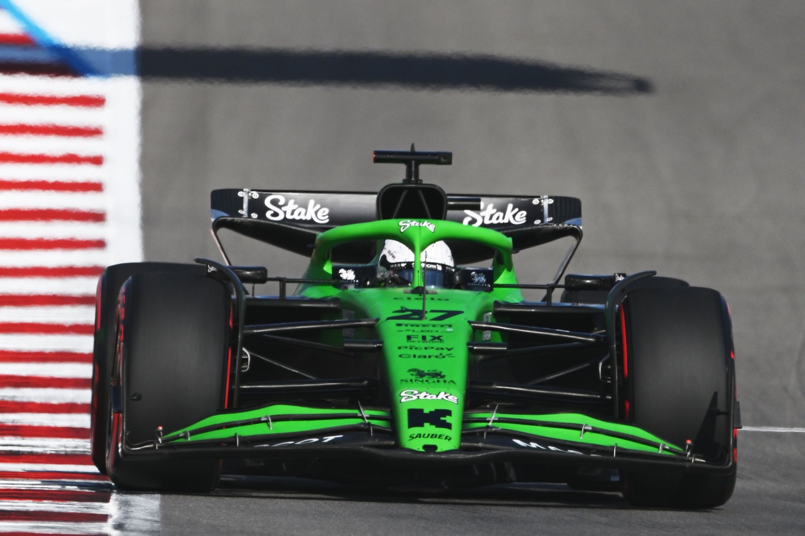 Hülkenberg chega a 10 largadas à frente de Bortoleto: o duelo de companheiros em 2025