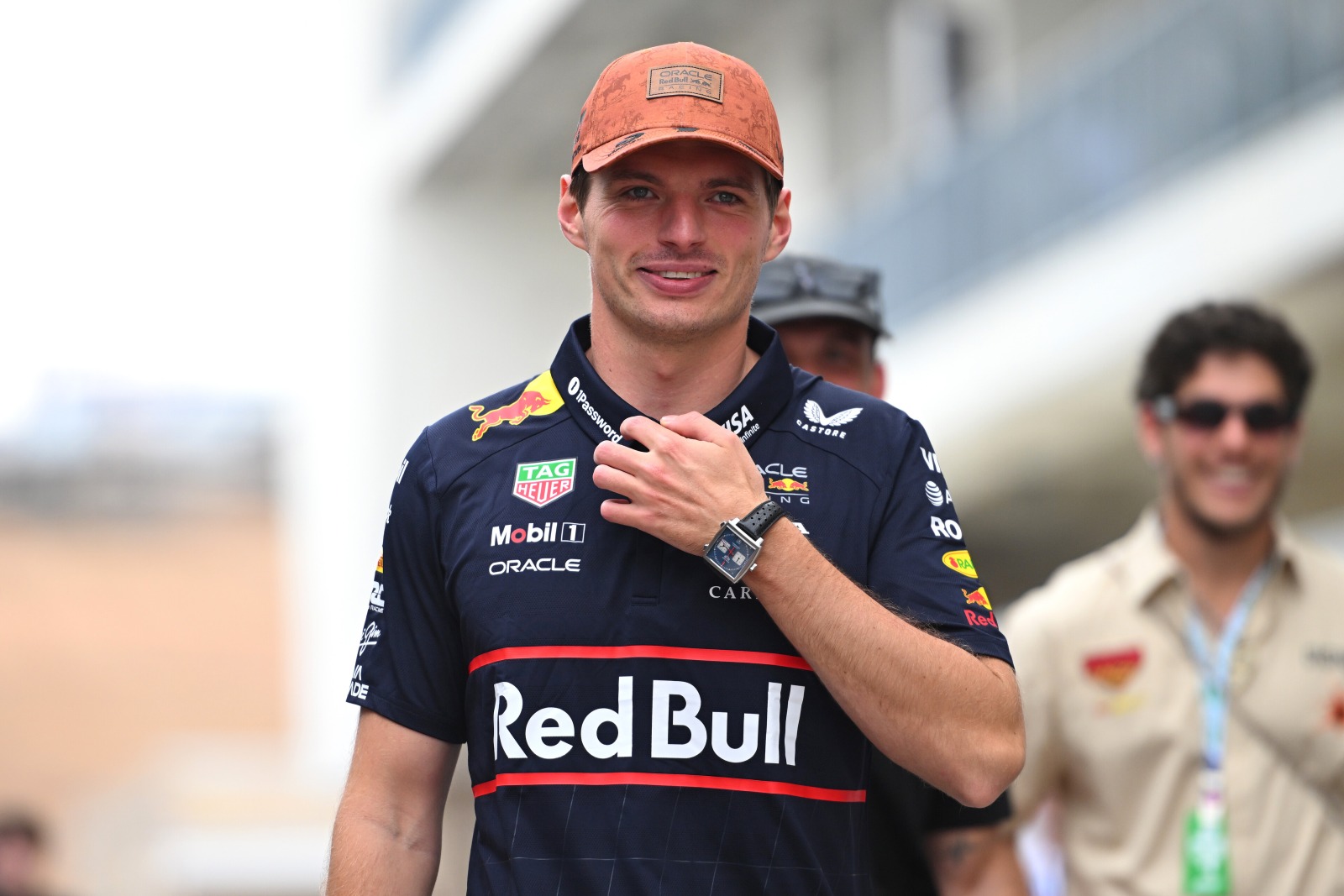 Verstappen debocha de regras da McLaren: “Se fosse eu, nem estaríamos próximos”
