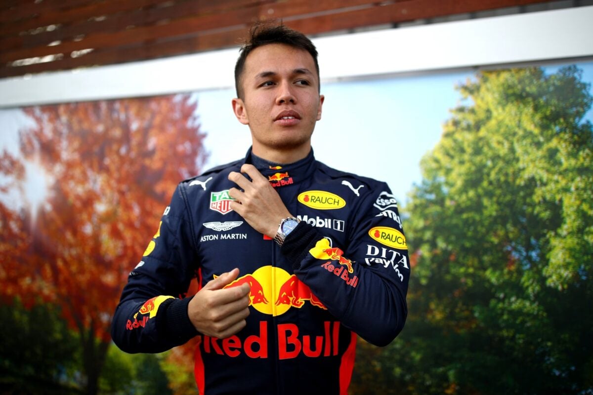 Accionista tailandés impulsa regreso de Albon a Red Bull en 2026, según medios europeos