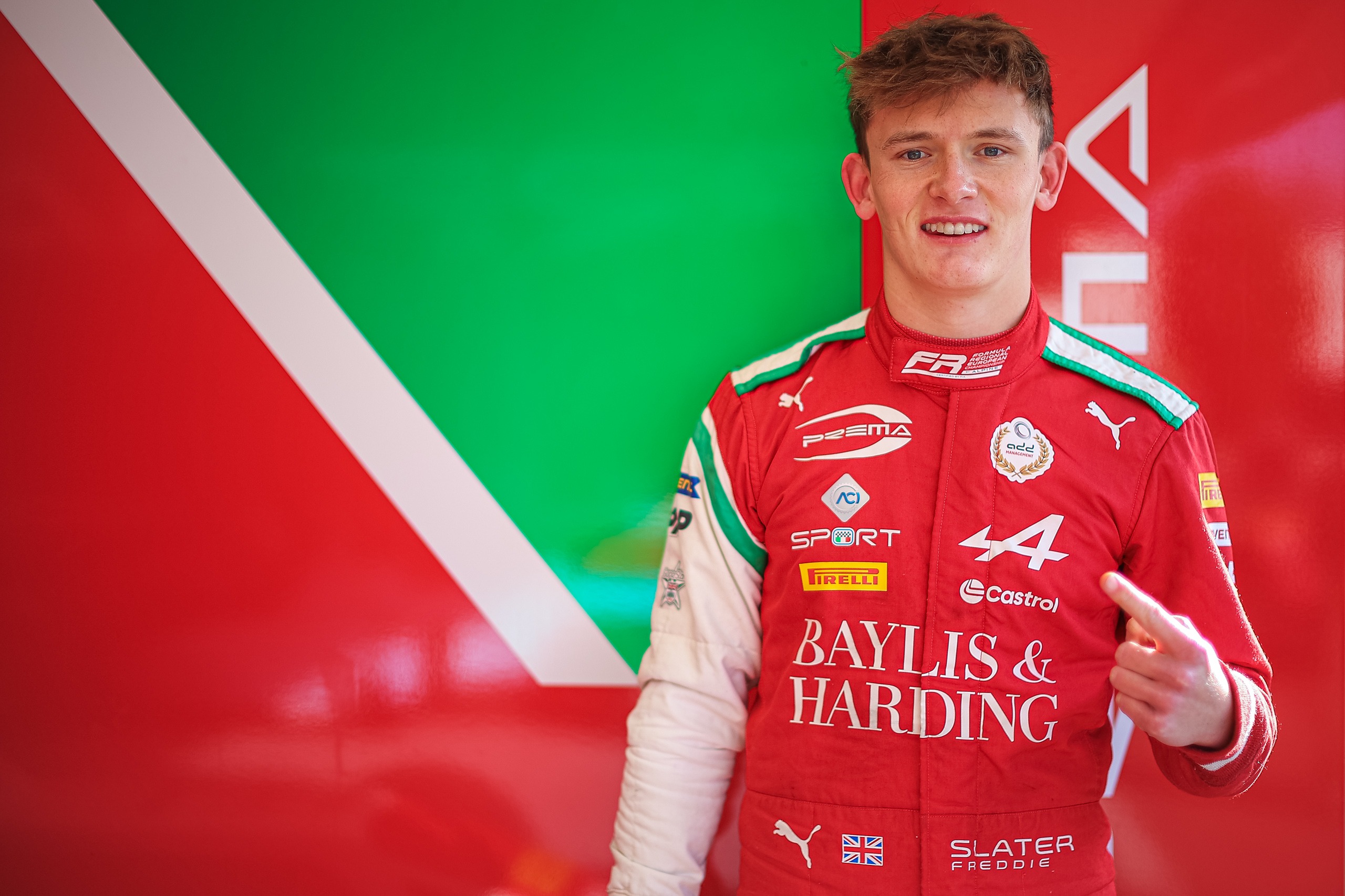 Slater fecha FRECA 2025 com chave de ouro e vence corrida 2 em Monza. Clerot é 7º