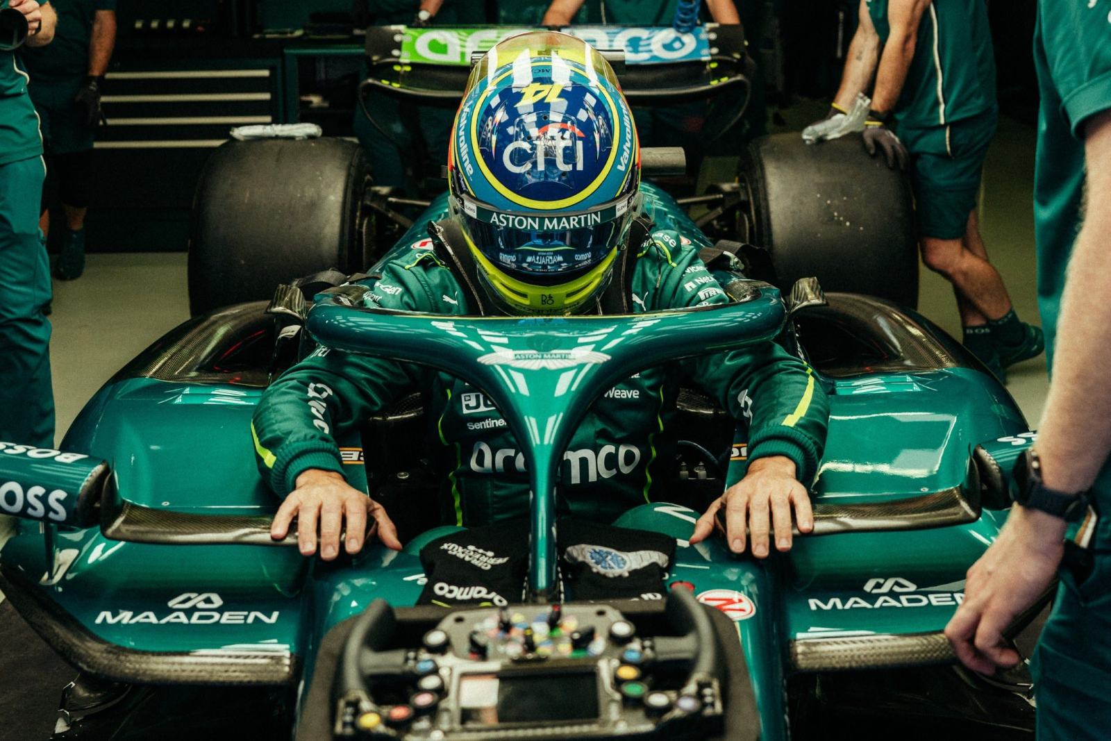 “Não entendem nada de F1”: Alonso critica comissários por falta de punições no México