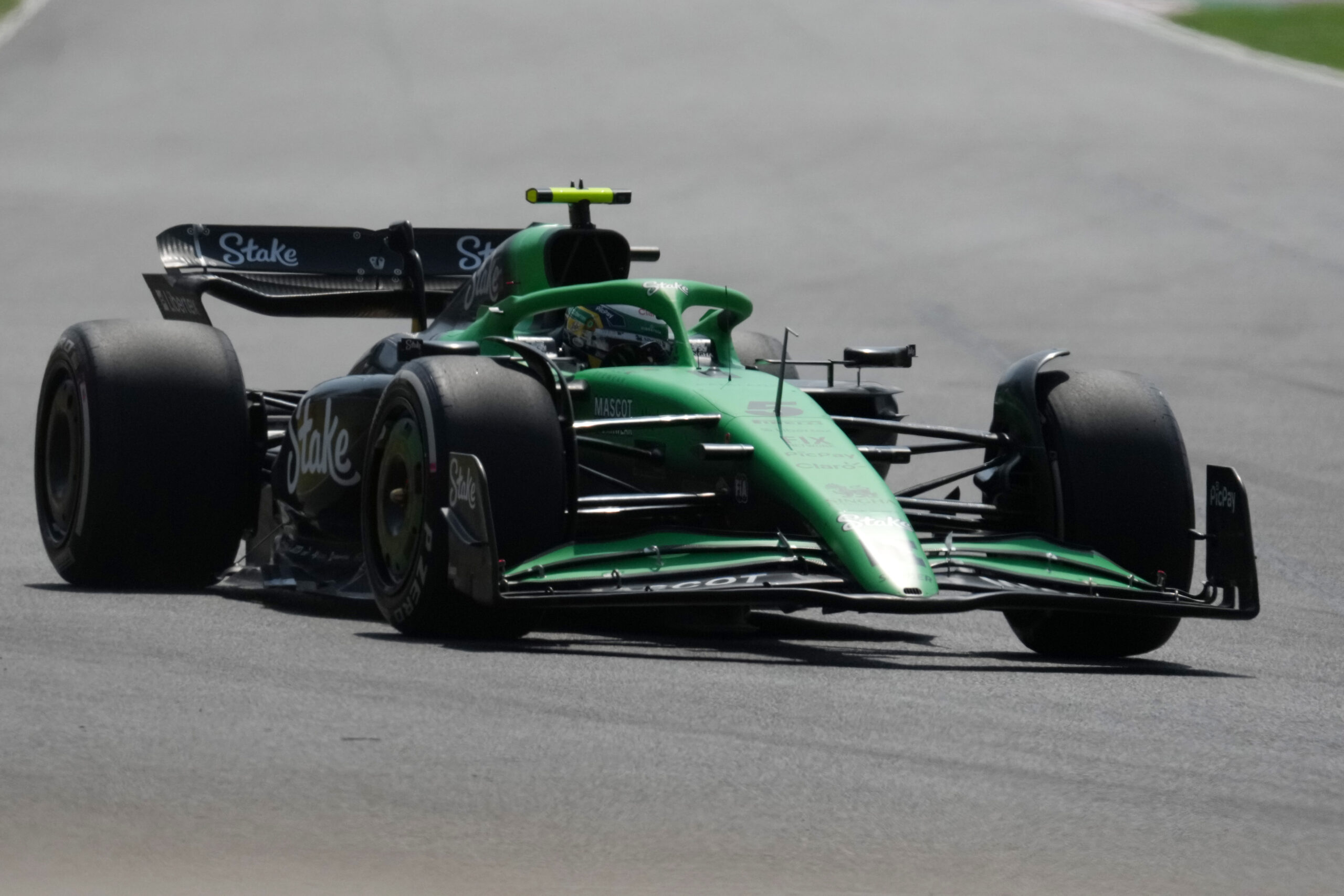 Pirelli abandona pneu para F1 2026 após 4 corridas: “Sem vantagem real”