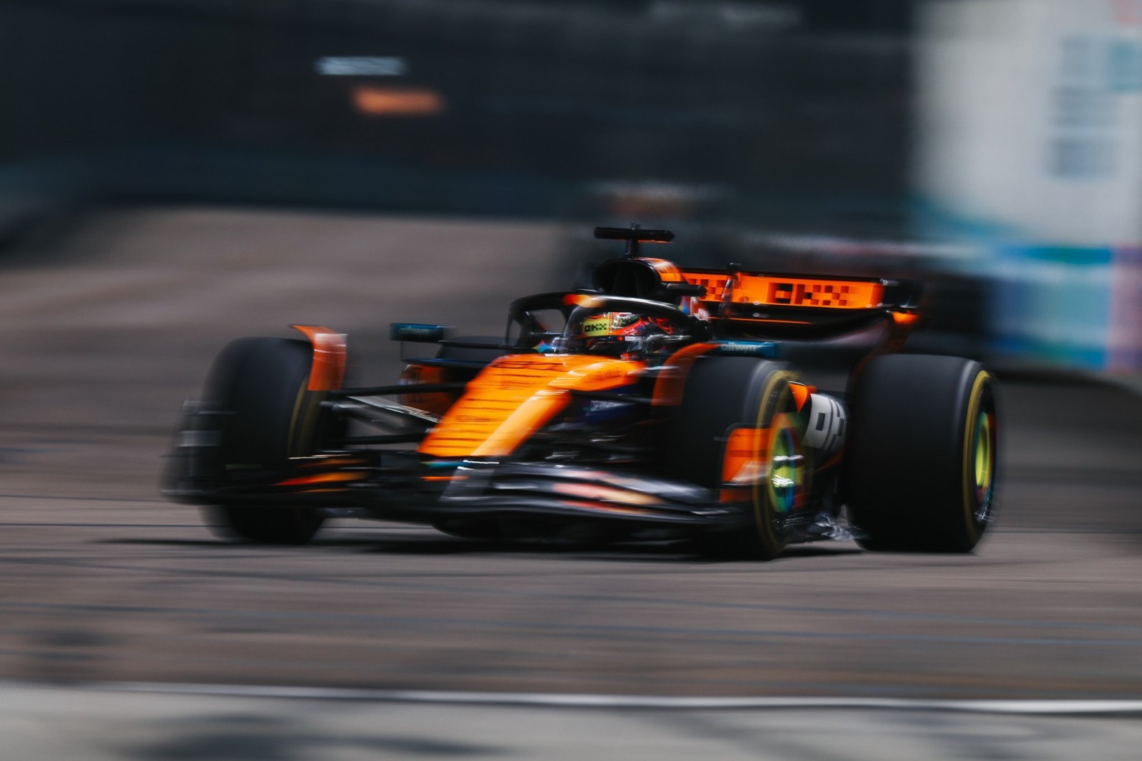 Detalhe explica rádio de Piastri cortado em fala de CEO da McLaren no GP de Singapura