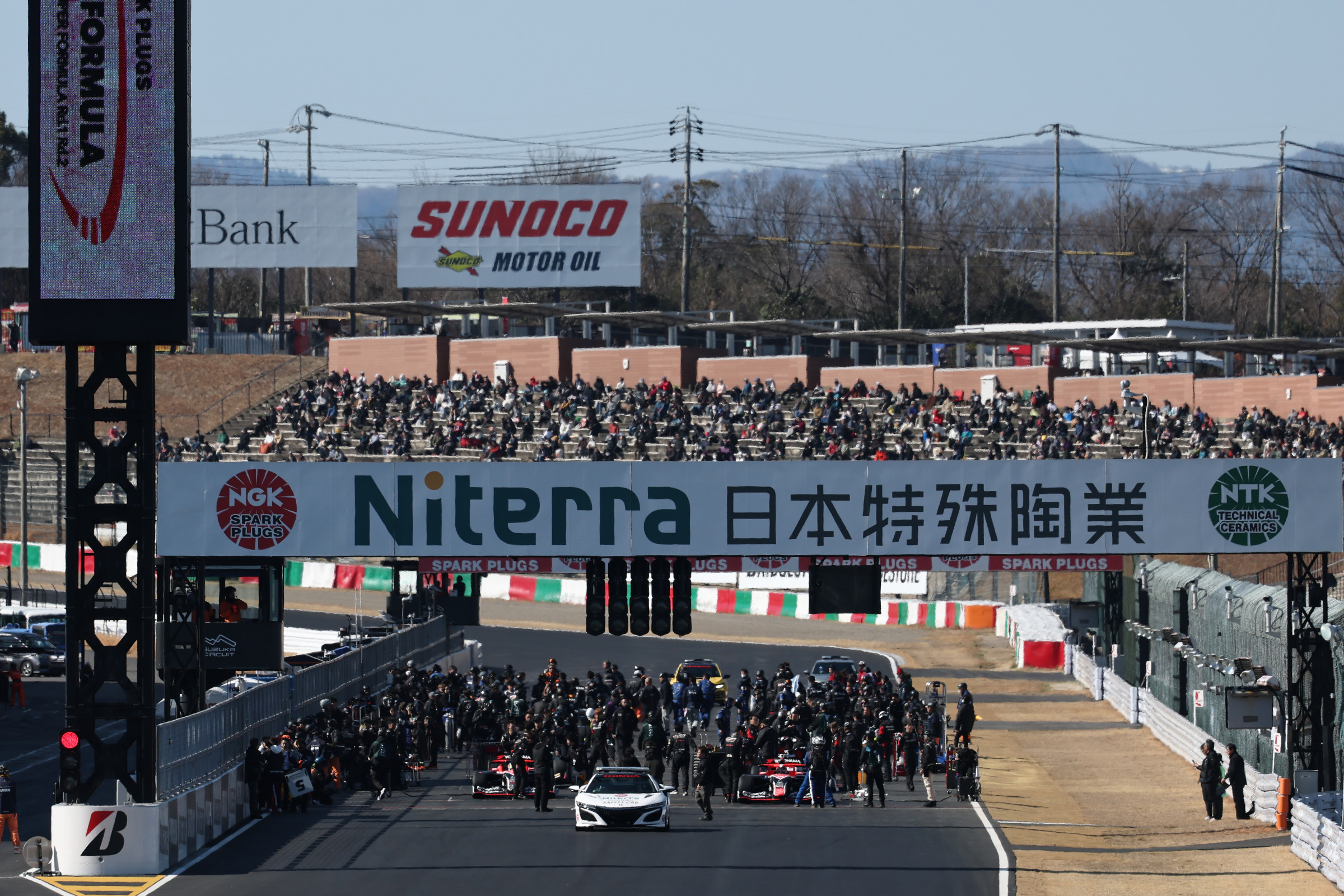 Fenestraz cierra la Súper Fórmula 2025 en Suzuka con mínimas chances de ser campeón