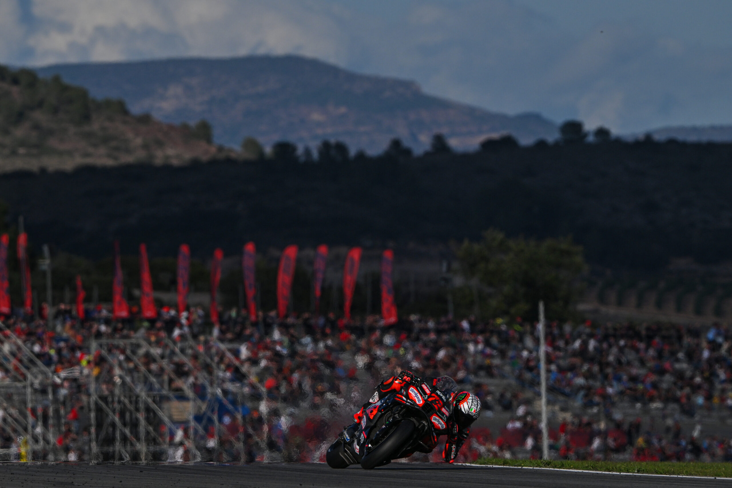 Bezzecchi na pole, Bagnaia e Martín puxam fundão: confira grid da MotoGP em Valência