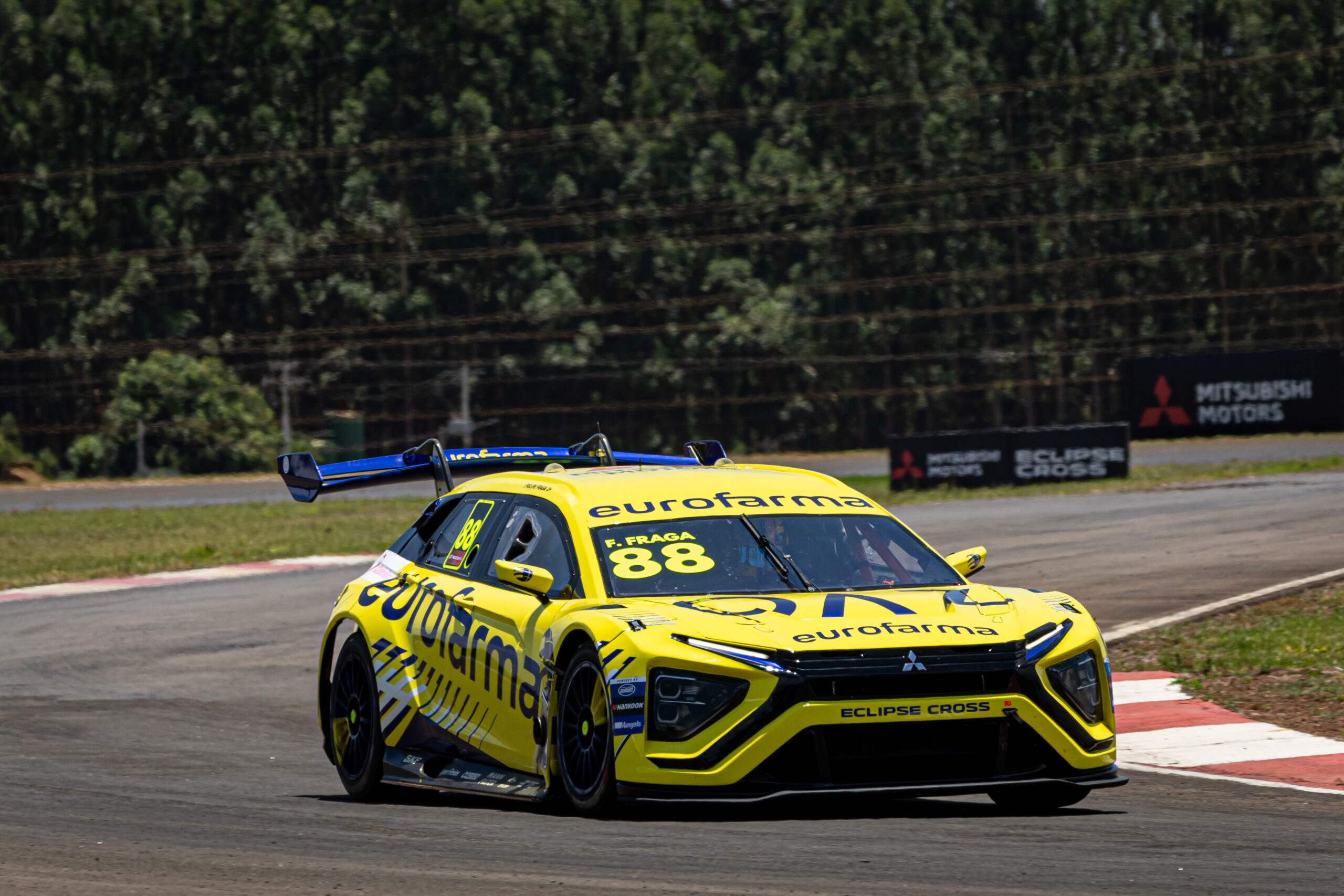 Fraga lidera TL1 da Stock Car marcado por batida e paralisação de quase 4h em Brasília
