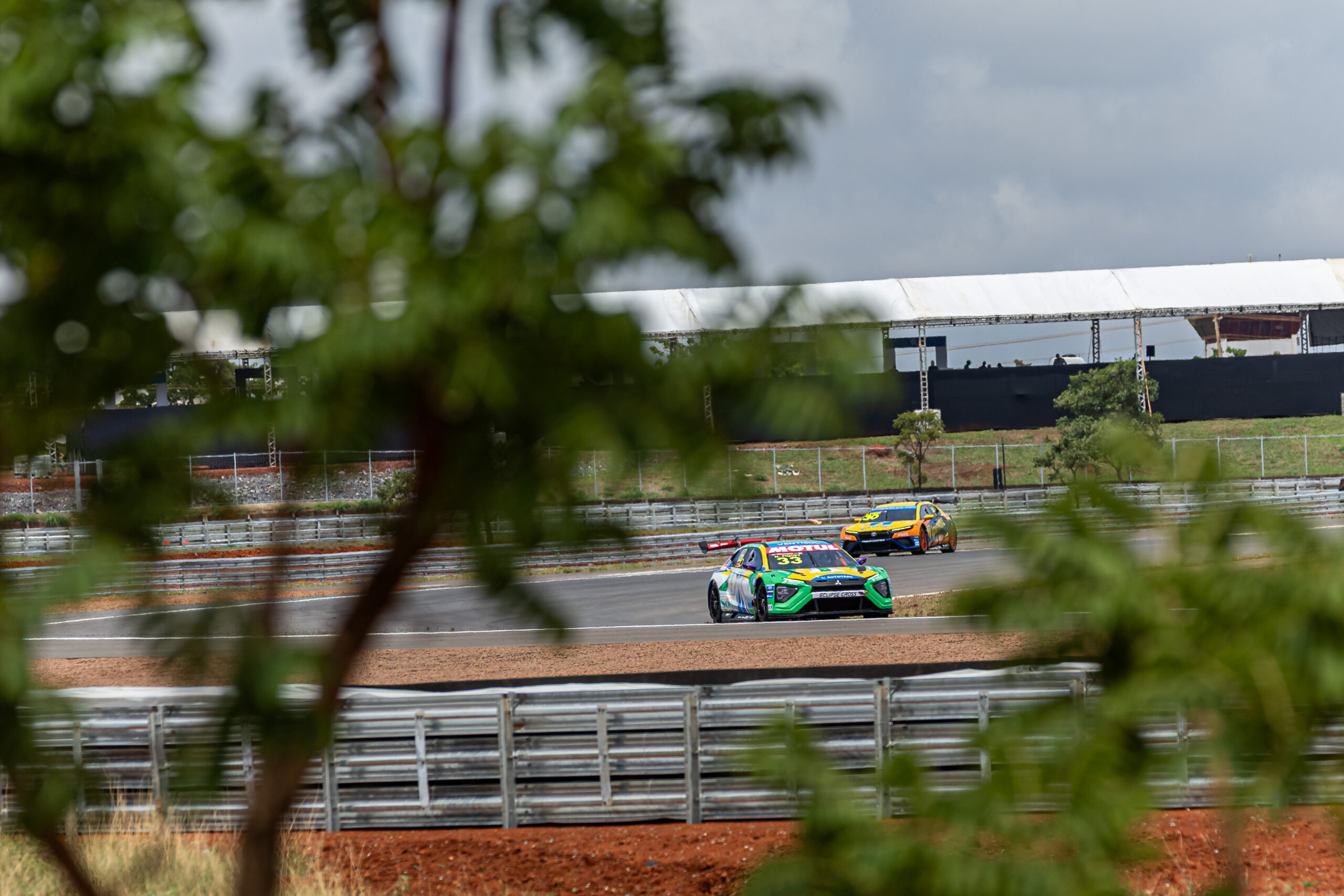 Piquet vai às lágrimas com pole da Stock Car em Brasília: “Maior do que vitórias deste ano”