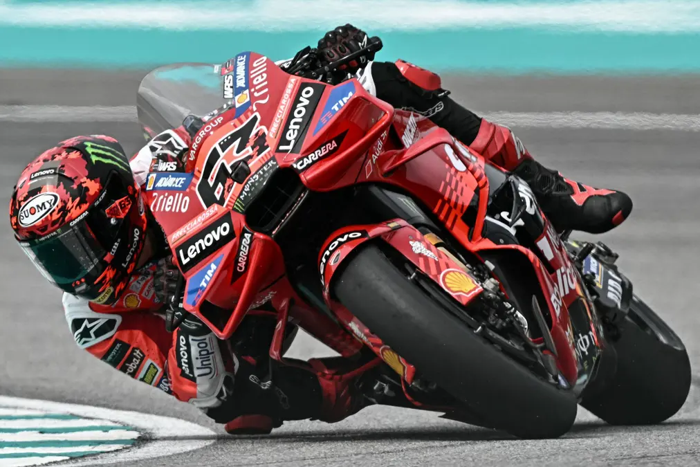 Bagnaia expresa su asombro por el pinchazo en el GP de Malasia: “Nunca me había pasado”