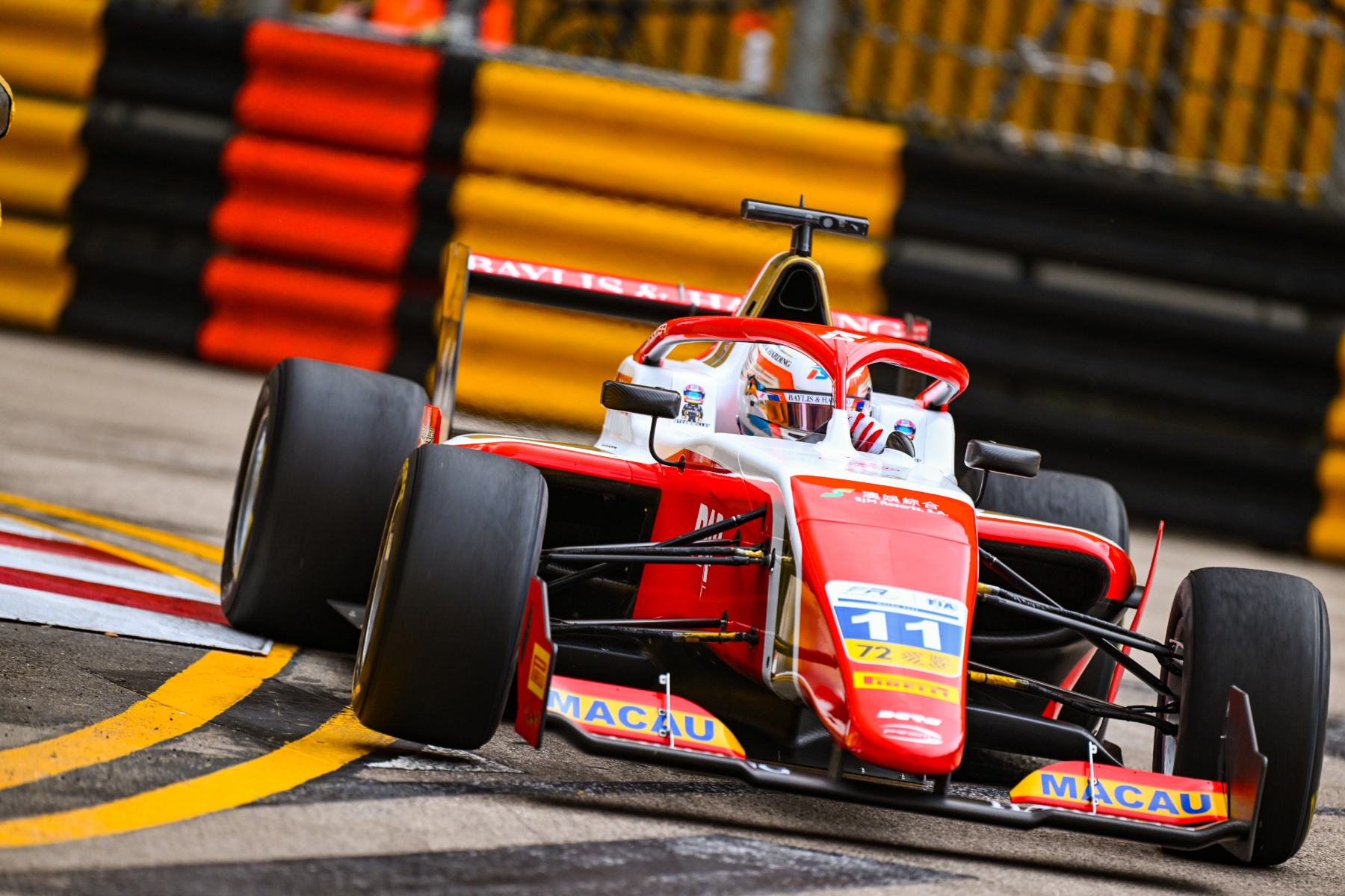 Slater supera Näel na largada e vence corrida de classificação do GP de Macau de FR