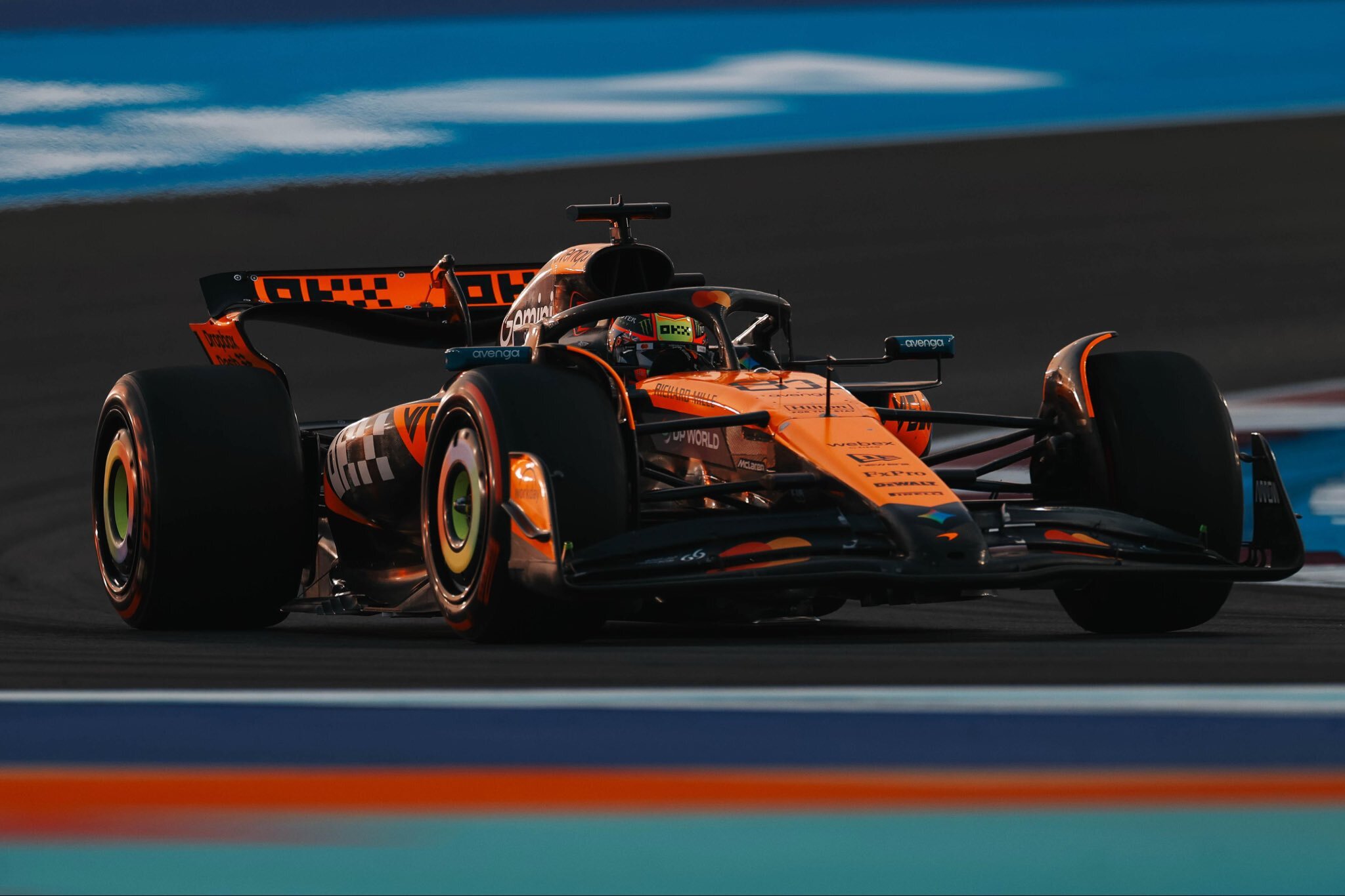 Piastri vence de punta a punta la carrera sprint del GP de Qatar; Colapinto es 20°
