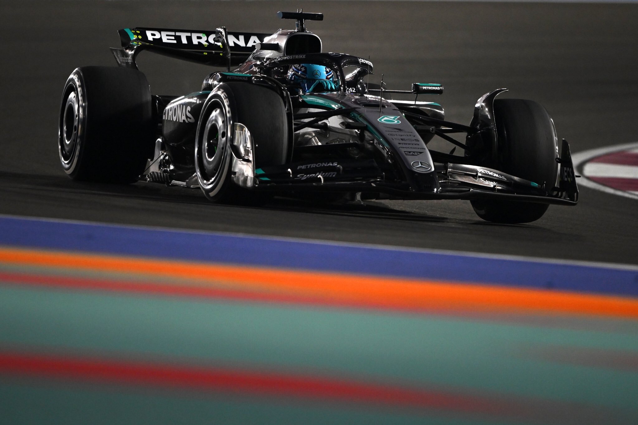 Pilotos defienden a Pirelli por el límite de vueltas por neumático en el GP de Qatar
