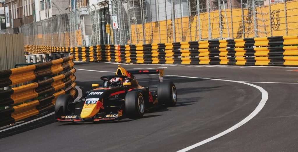 Slater vence en carrera clasificatoria del GP de Macao de Fórmula Regional; Colnaghi; 7°