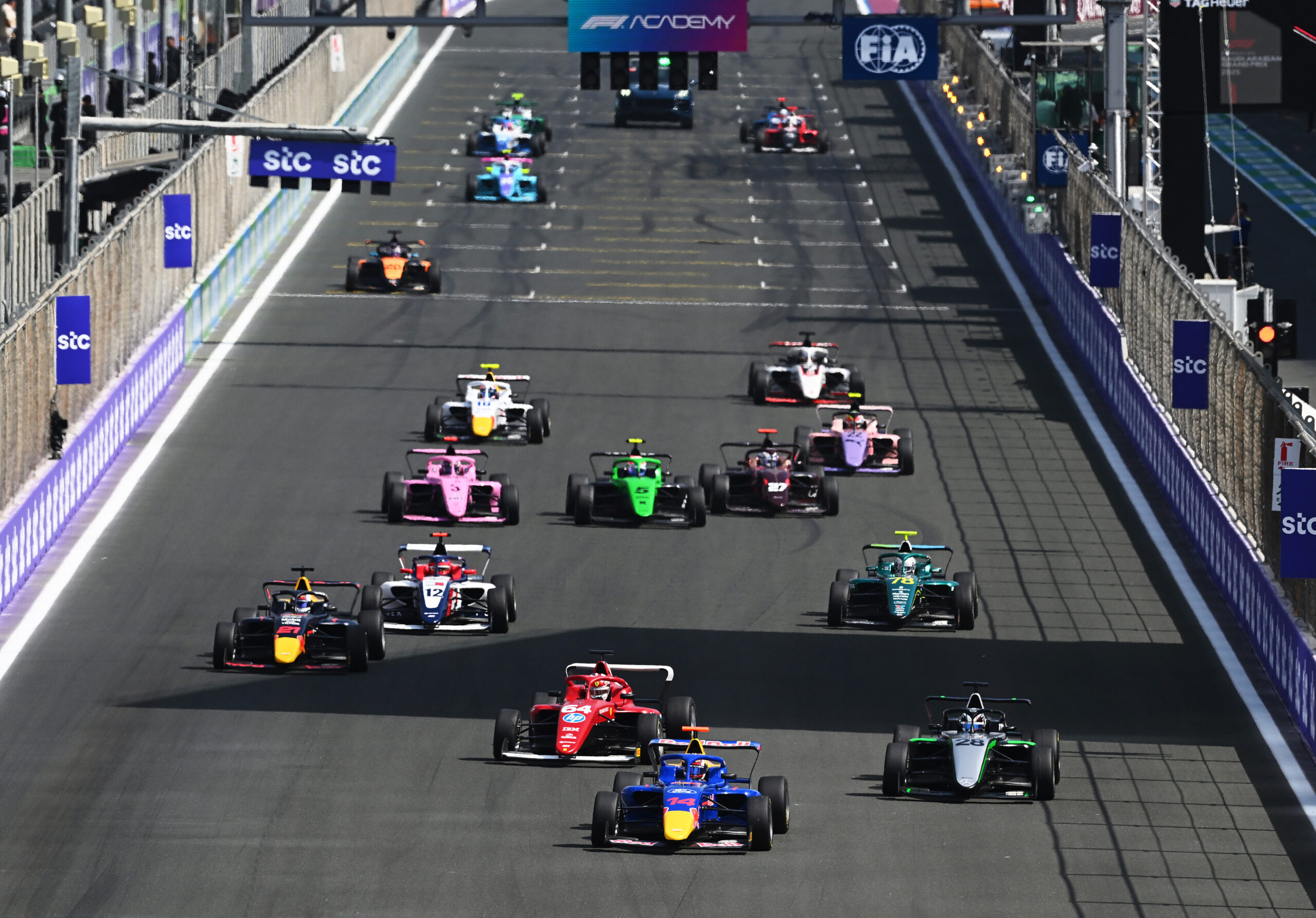 F1 Academy anuncia continuidad del apoyo de equipos de F1 y entrada de Cadillac en 2027