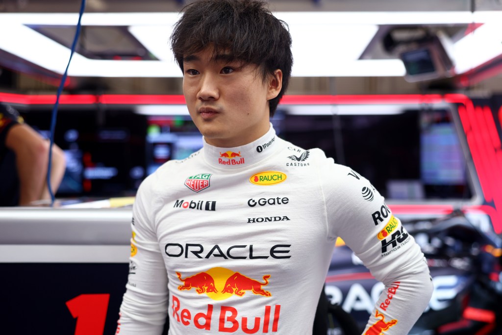 Tsunoda y Sainz cambian puesta a punto y largan desde boxes en la sprint de Brasil
