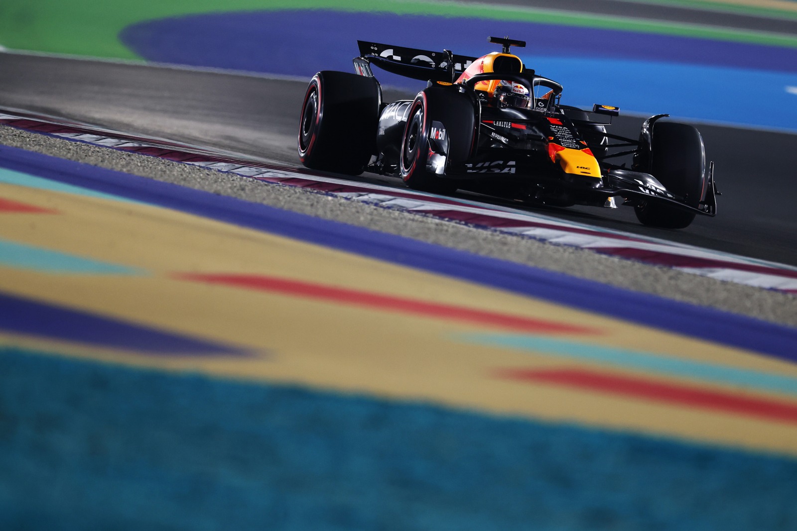 Verstappen diz que “ainda há limitações” no carro da Red Bull no Catar: “Está complicado”