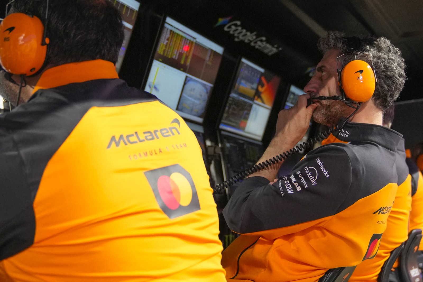 McLaren relata preocupação com potencial de acidentes na largada: “Vai ser problema”