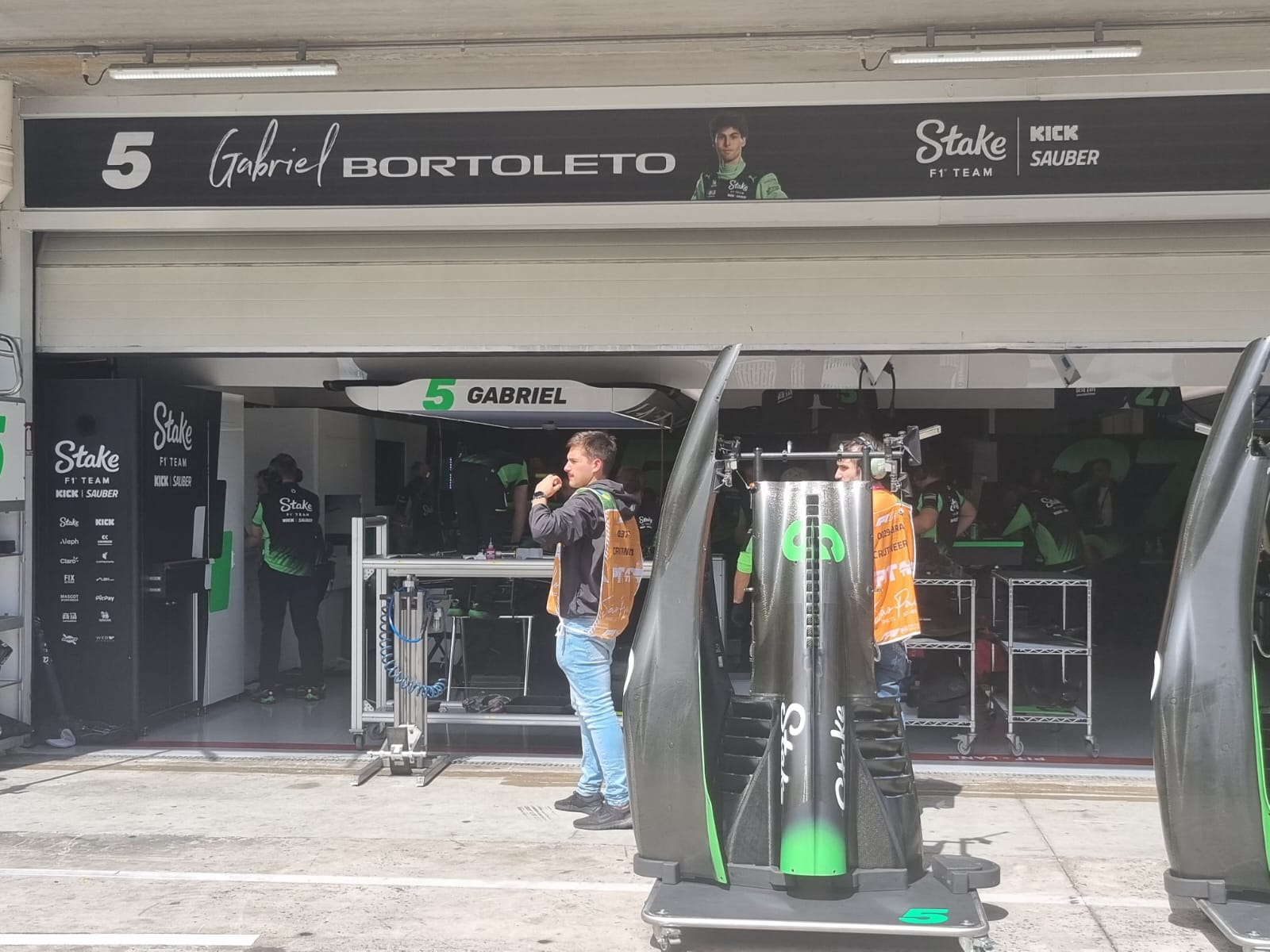 Bortoleto fica sem milagre da Sauber e nem participa da classificação do GP de São Paulo