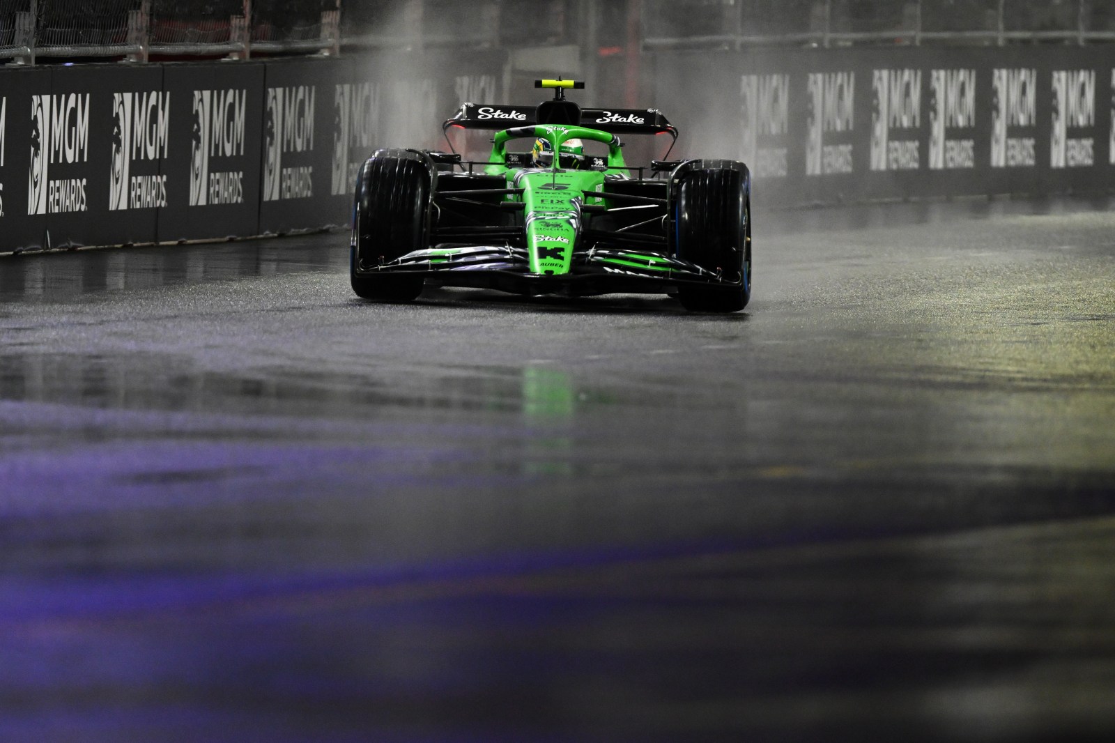 Bortoleto reconhece culpa e se desculpa com Stroll por toque na largada: “Erro meu”
