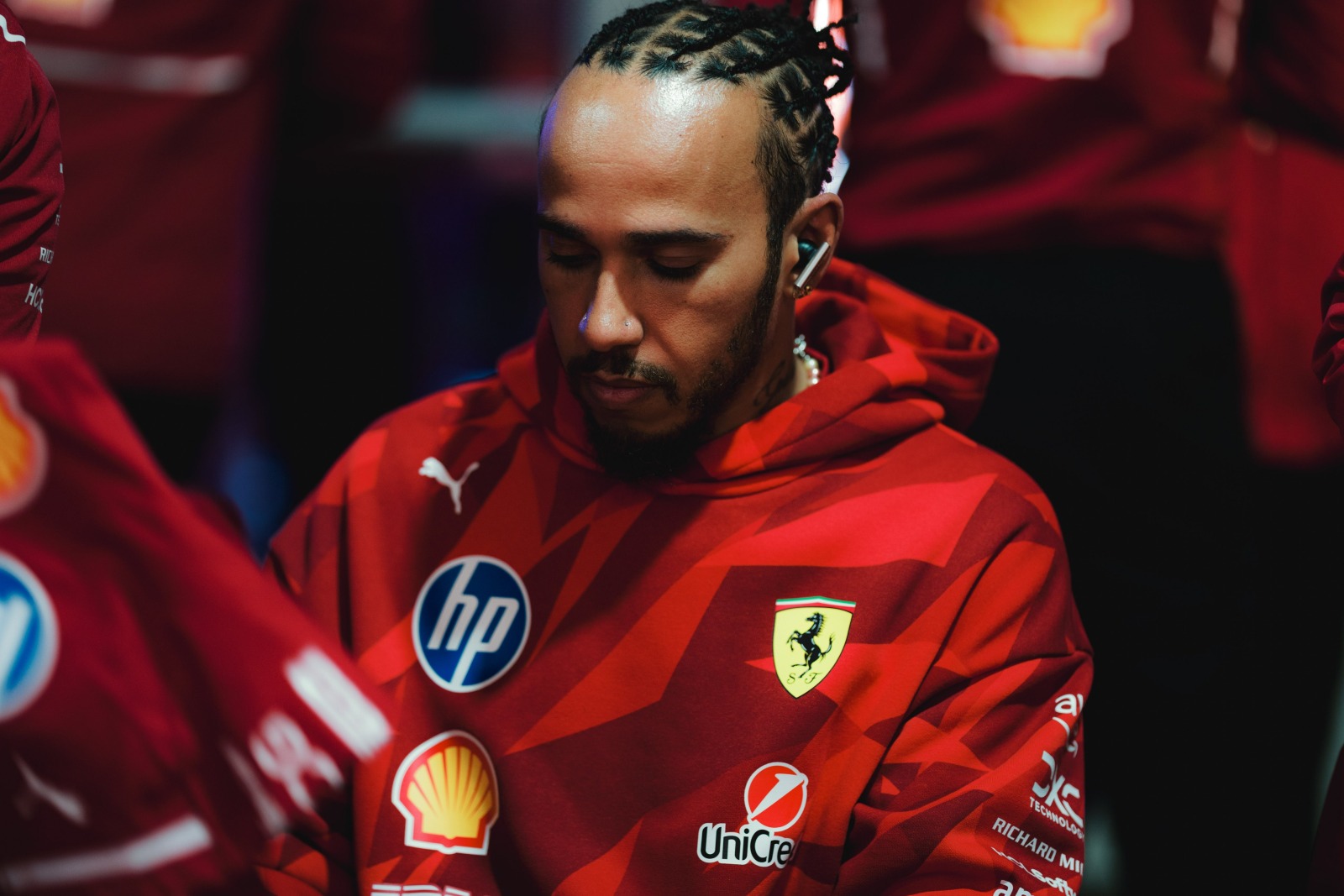 Piores do Ano 2025: Hamilton sofre com Ferrari na F1 e é eleito maior Decepção
