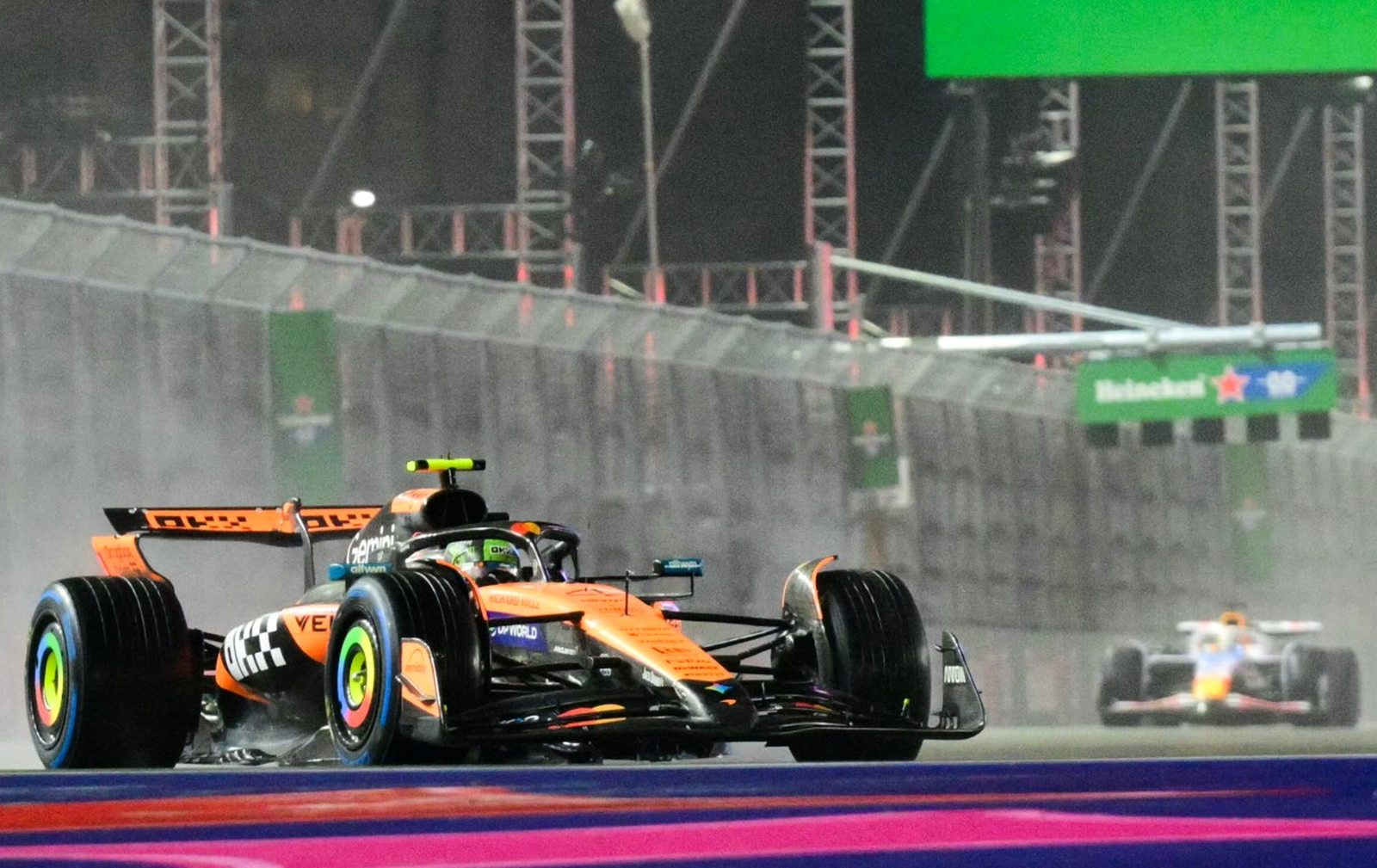 Norris diz que GP de Las Vegas será “tiro no escuro” após classificação “estressante”