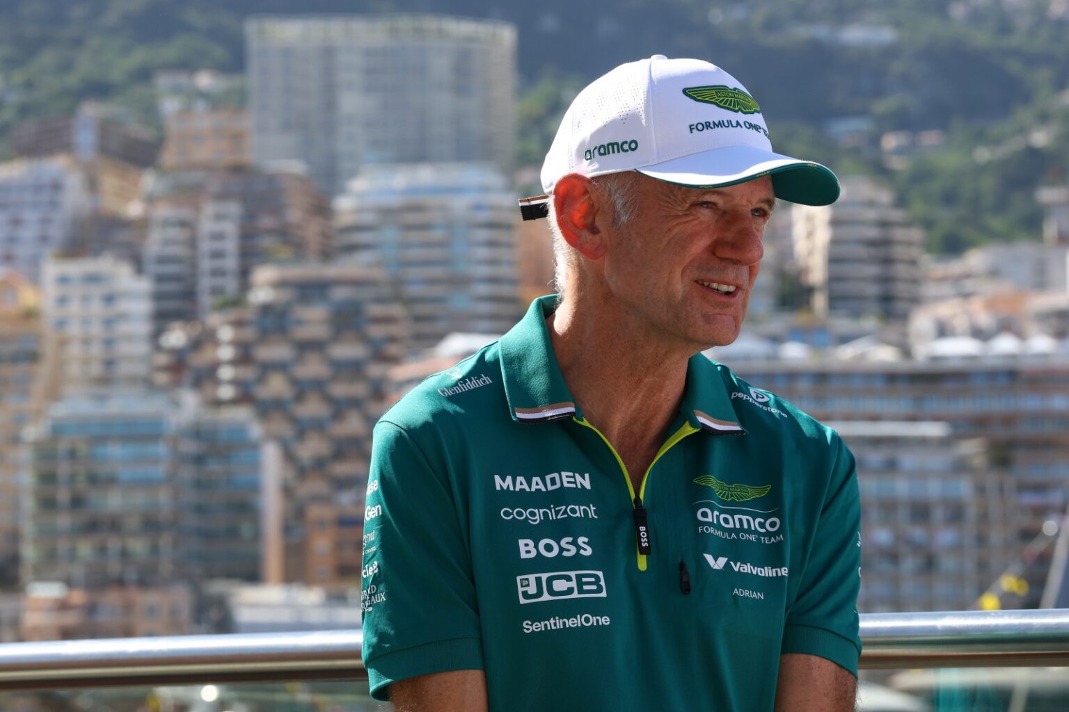 Newey se muestra ansioso por el «gran desafío» de liderar Aston Martin en 2026