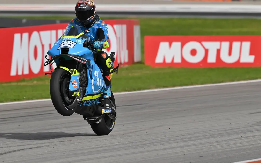 Raúl Fernández lidera 1-2 de Aprilia en test de postemporada de MotoGP en Valencia