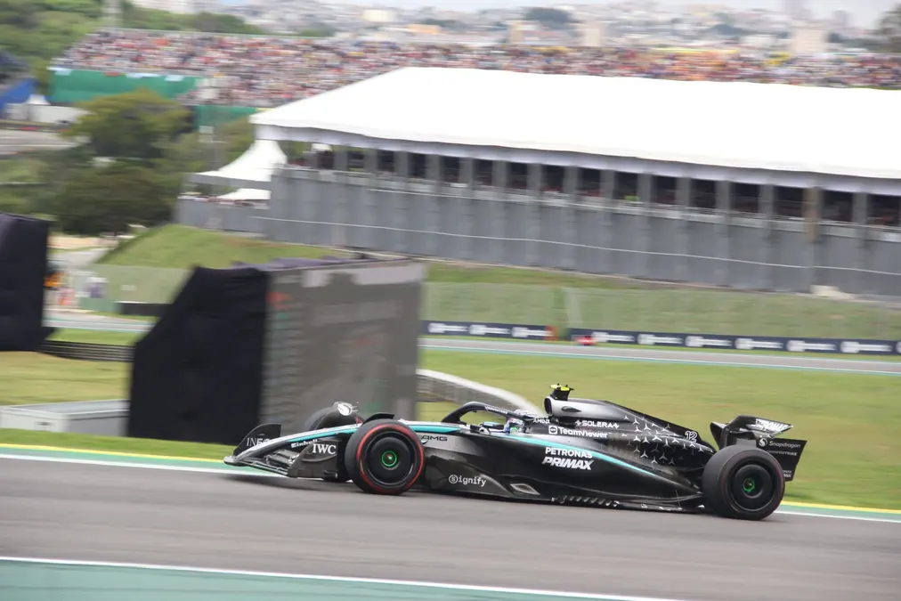 Mercedes aspira al segundo puesto en la F1 2025, pero descarta tentarse con más mejoras