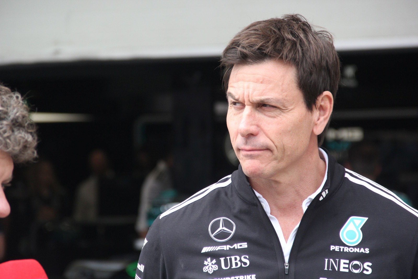 Mercedes admite alívio com desempenho do W17 e crava: “Podemos brigar por vitória”
