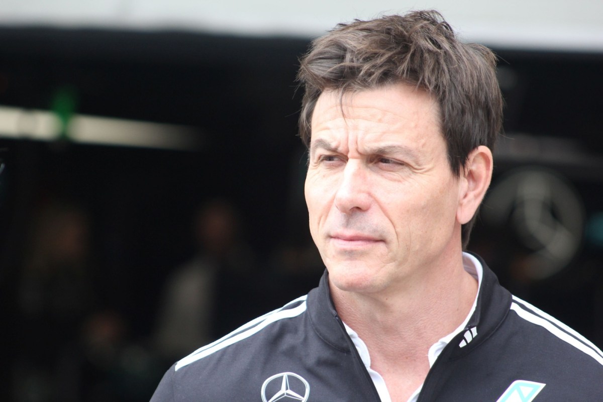Wolff niega salida de Fórmula 1 y explica venta multimillonaria de acciones de Mercedes