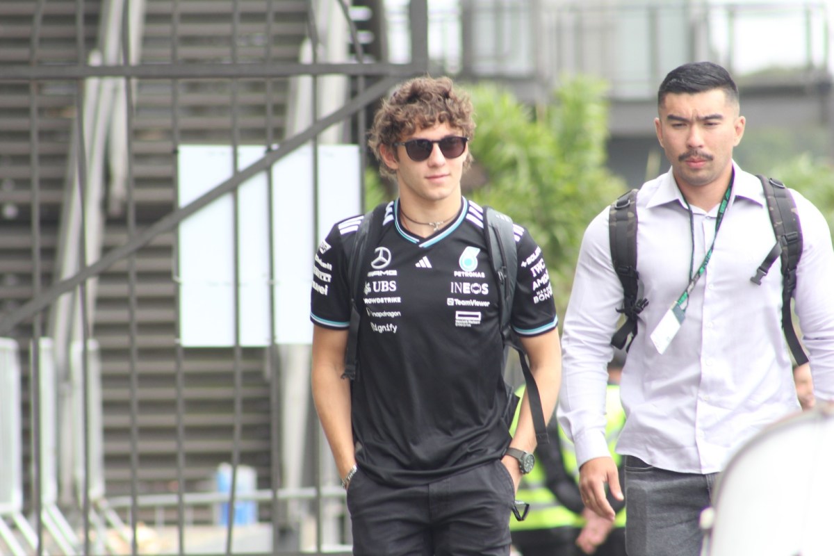 Antonelli detalha visita ao túmulo de “herói” Senna: “Queria passar e dar um oi”