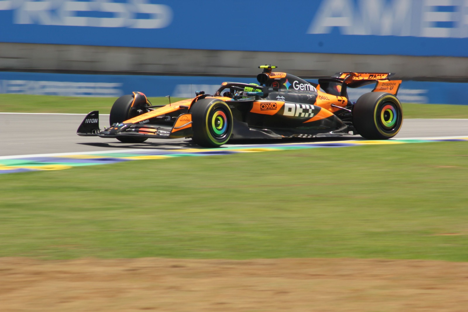 Norris coloca McLaren na pole da corrida sprint do GP de São Paulo. Bortoleto é 14º