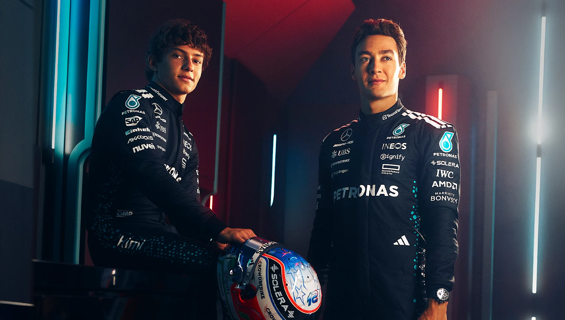 Mercedes encerra novela, renova com Russell e garante dupla com Antonelli para 2026
