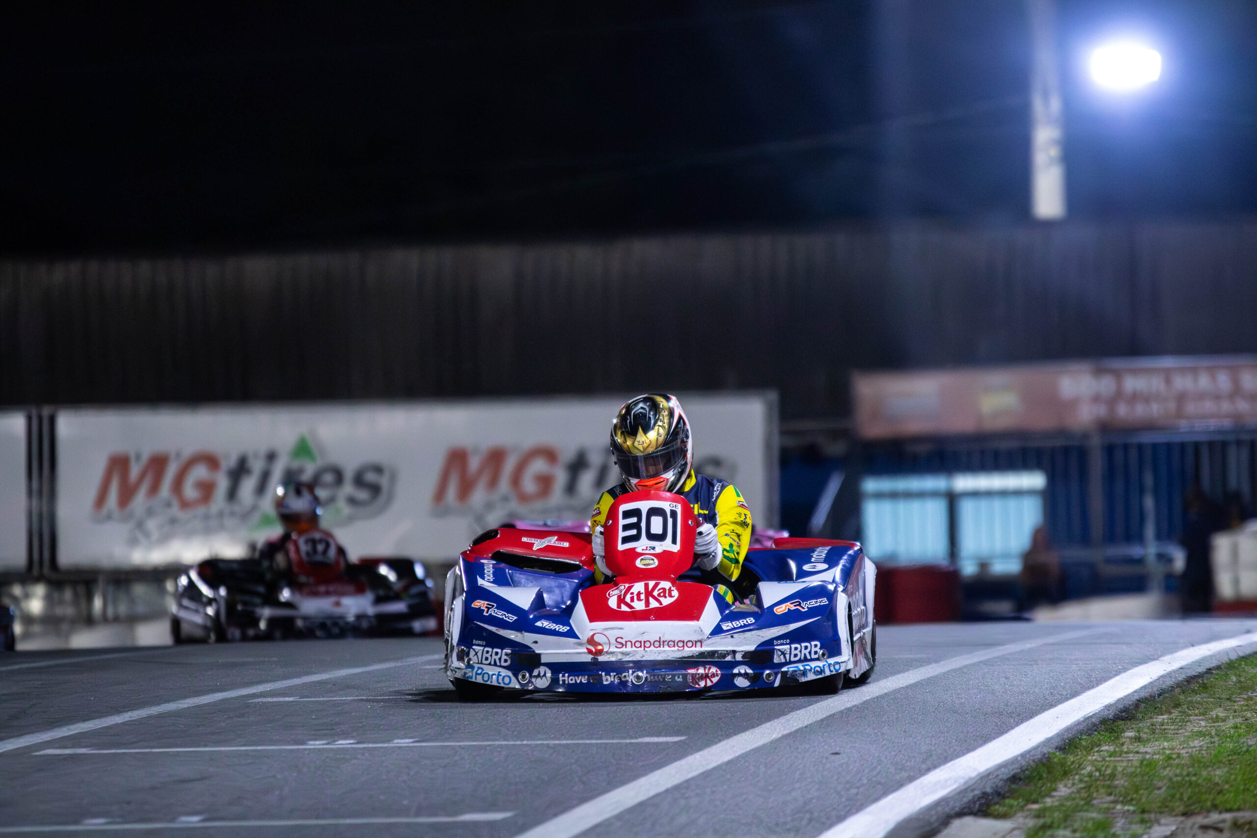 Rafael e Léo Reis retomam liderança no fim e vencem 500 Milhas de Kart pela 2ª vez
