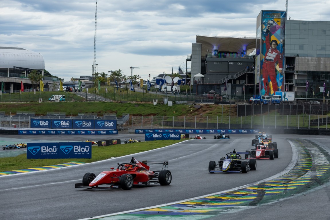 Feldmann Neto controla vantagem, supera Rocha e vence corrida 3 da F4 Brasil em SP