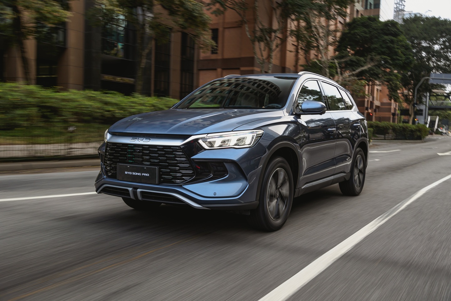 BYD admite interesse em vaga na F1 e revela diálogo: “Estamos sempre próximos”