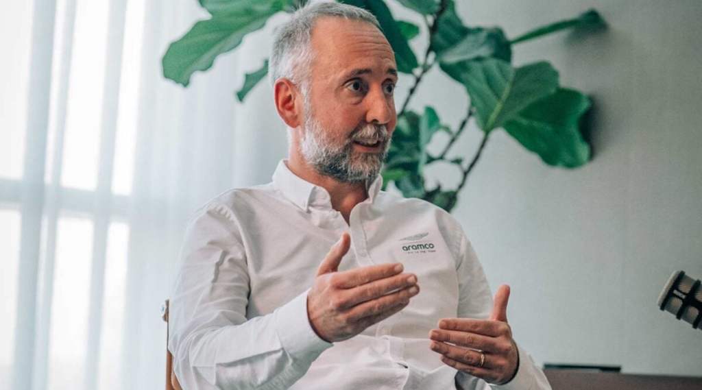 Director técnico de Aston Martin detalla su evolución en la F1 y la compara con Ferrari