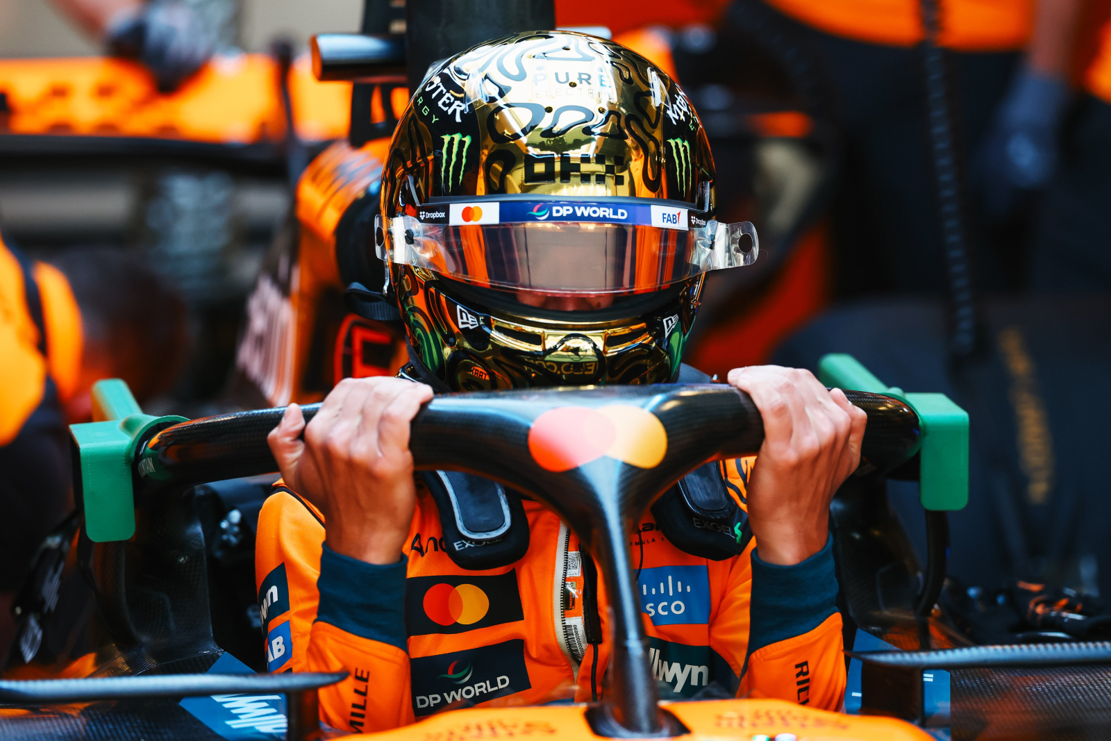 Norris revela que “adoraria correr mais vezes” contra “melhor do mundo” Hamilton na F1