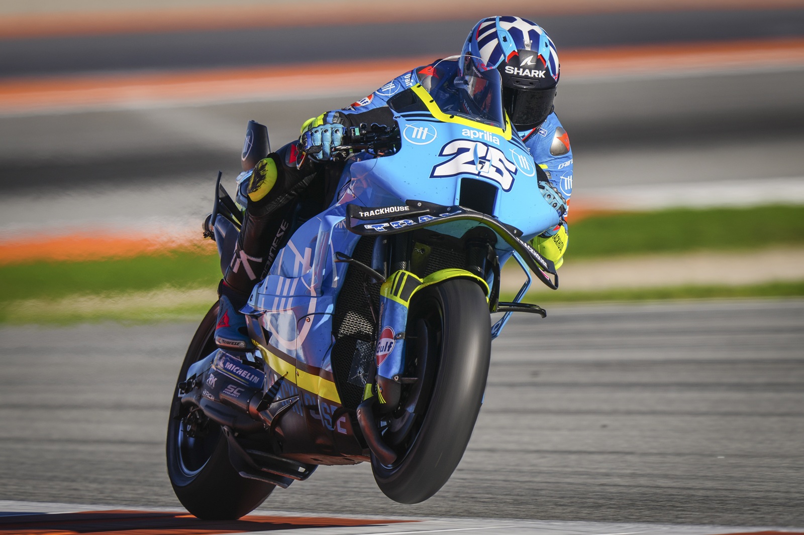 Trackhouse elogia evolución de Aprilia y afirma que la ventaja de Ducati «se ha reducido»