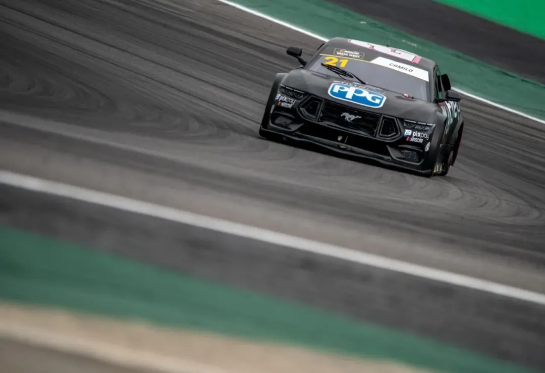 Camilo crê em “potencial para descontar pontos” para Barrichello em Interlagos