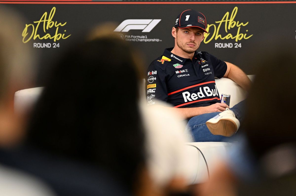 Verstappen reage com piada ao ouvir som de motor Red Bull para F1 2026