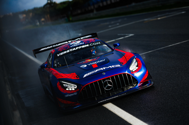 Equipe de Verstappen fecha com Mercedes para temporada 2026 no endurance
