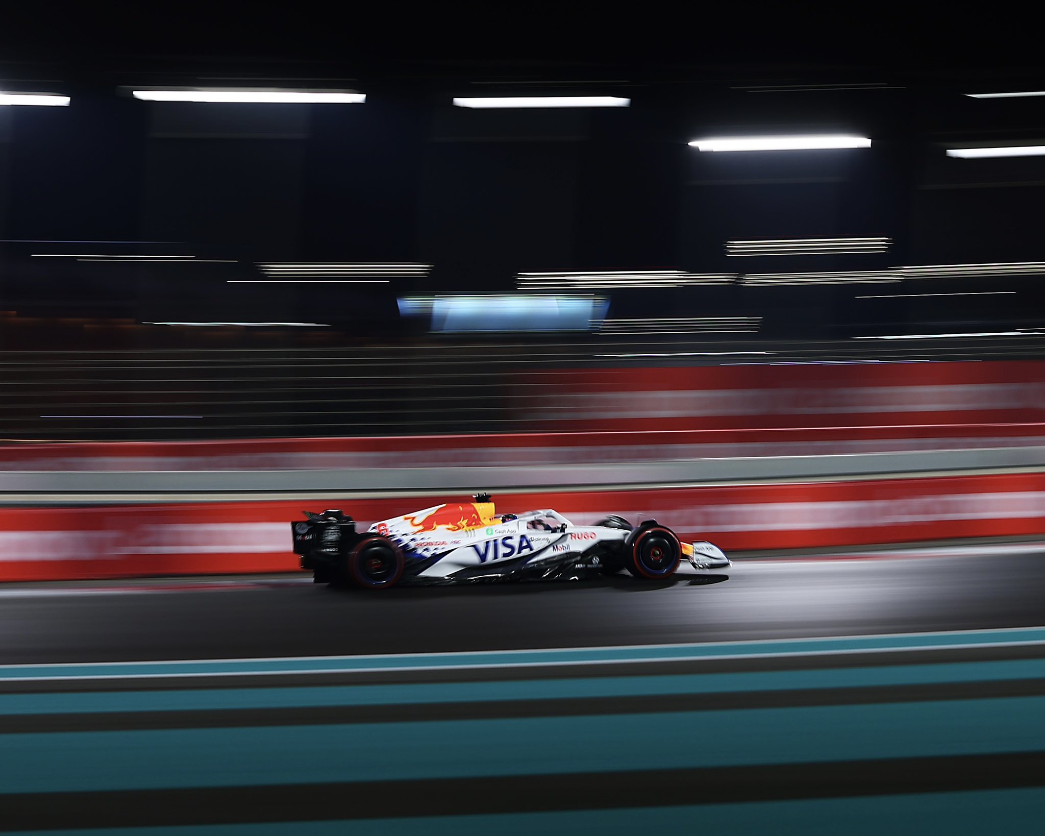Hadjar se contenta com 9º lugar no grid de Abu Dhabi: “Máximo possível”