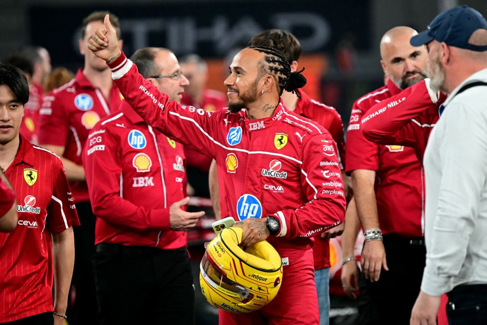 Hamilton exalta Ferrari antes de encerrar 2025: “Melhor espírito de equipe que vivi”