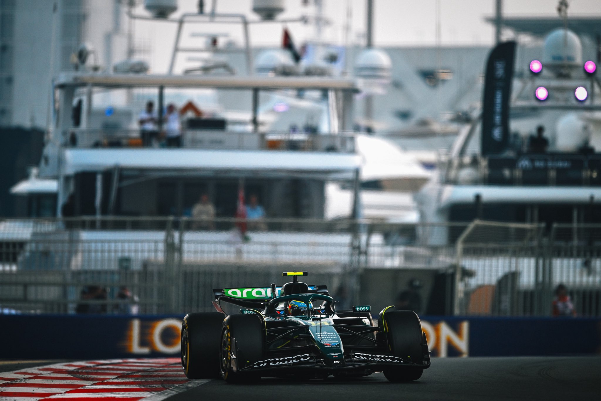 Alonso vê chance de pontos “difícil de imaginar” após treino livre 2 em Abu Dhabi