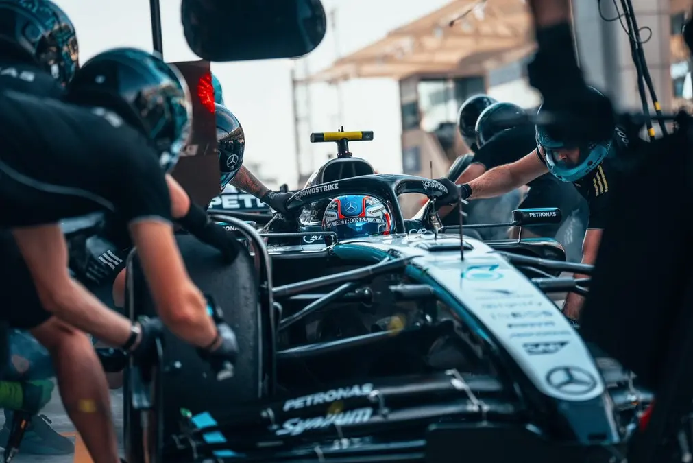 Mercedes reconoce problemas con el desgaste de los neumáticos tras la FP2 de Abu Dhabi