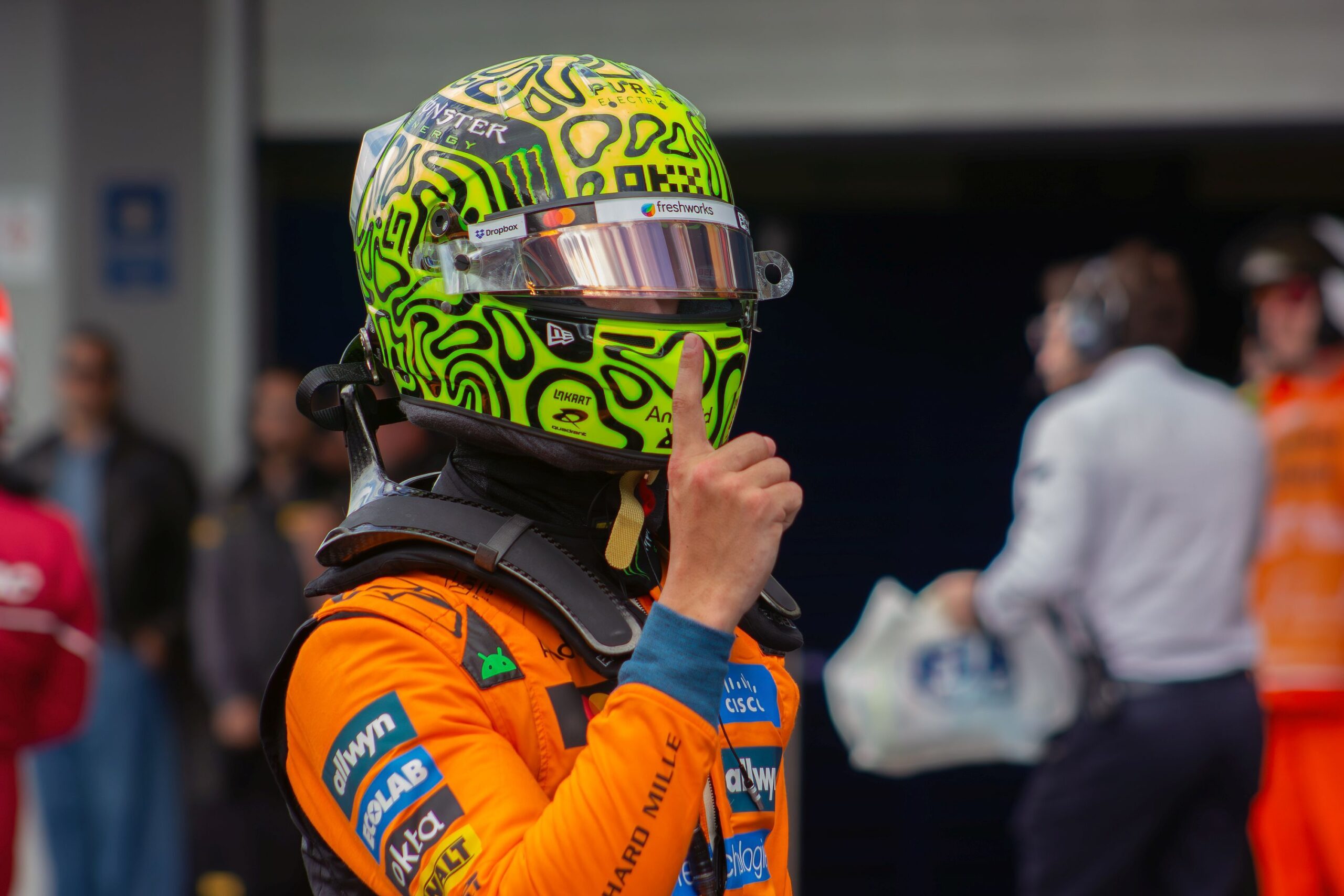 Norris admite arrependimento por comentários sobre Hamilton e Verstappen
