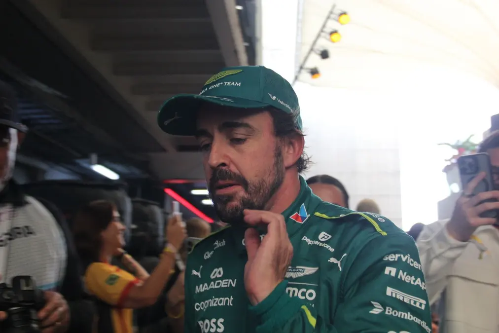 Alonso admite tristeza por la salida de Renault de la Fórmula 1: “Emocionante para mí”